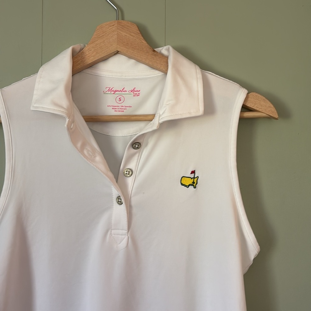 Magnolia Lane Women's White Sleeveless Polo Top